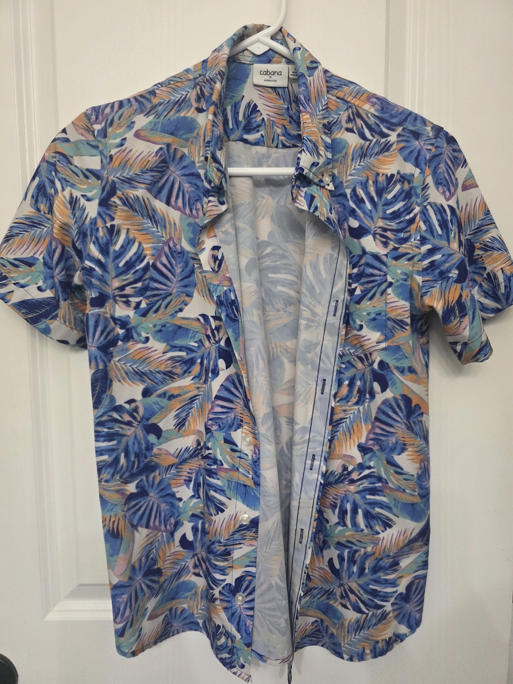 crown & ivy Blue Tropical Leaf Short-Sleeve Button-Down Shirt